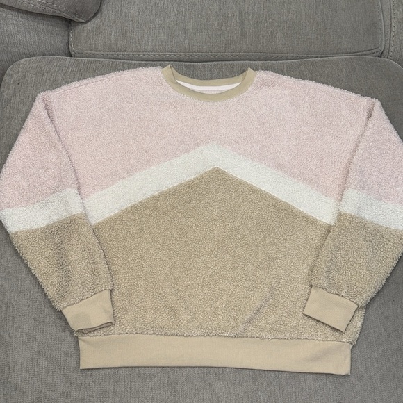 Pink Fluffy/Sherpa Shorts & Sweater Set - Picture 3 of 10